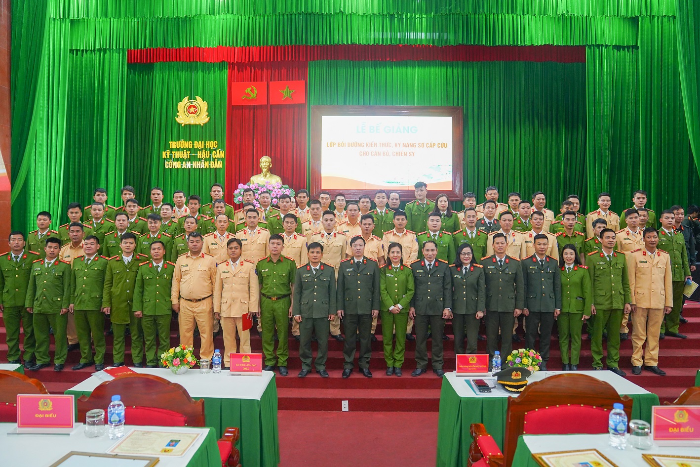 Bế giảng lớp bồi dưỡng kiến thức, kỹ năng sơ cấp cứu cho cán bộ, chiến sĩ, Khóa I