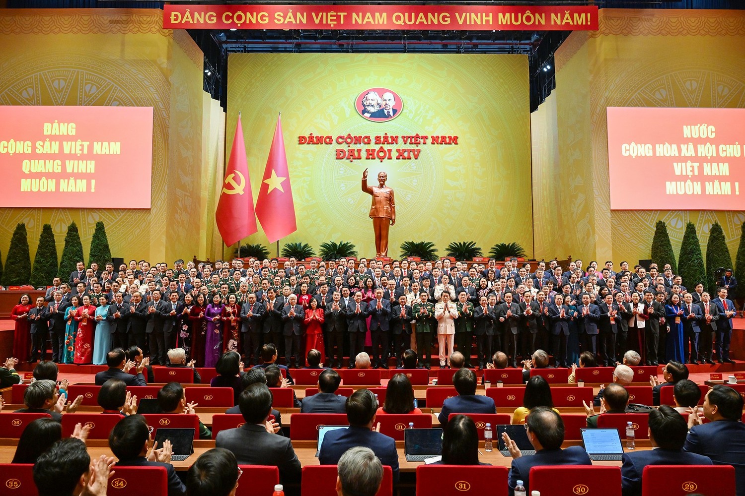 Bế mạc Đại hội đại biểu toàn quốc lần thứ XIV của Đảng