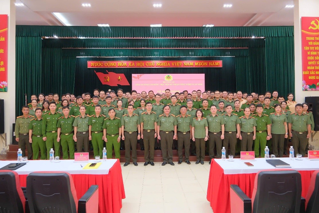 Học viện Kỹ thuật và Công nghệ an ninh phối hợp với Công an tỉnh Cao Bằng mở lớp Bồi dưỡng kiến thức về An ninh mạng và phòng, chống tội phạm sử dụng công nghệ cao cho Đối tượng 3 năm 2026