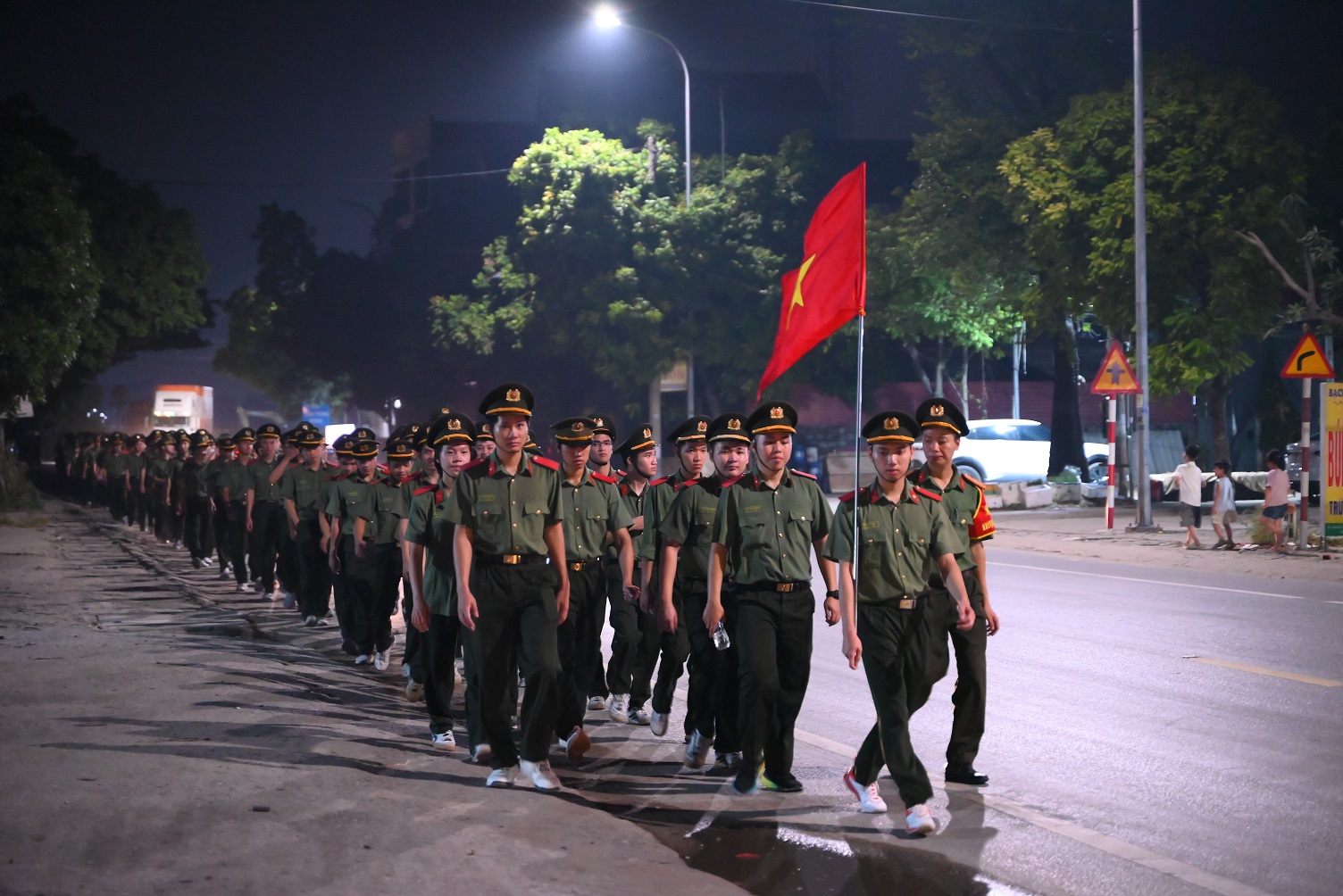 Học viện Kỹ thuật và Công nghệ an ninh tổ chức hành quân dã ngoại rèn luyện thể lực cho học viên