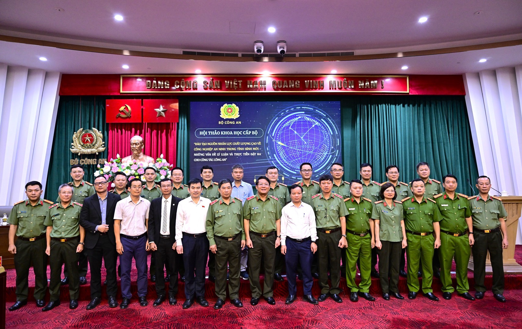 Đào tạo nguồn nhân lực chất lượng cao về công nghiệp an ninh đáp ứng…