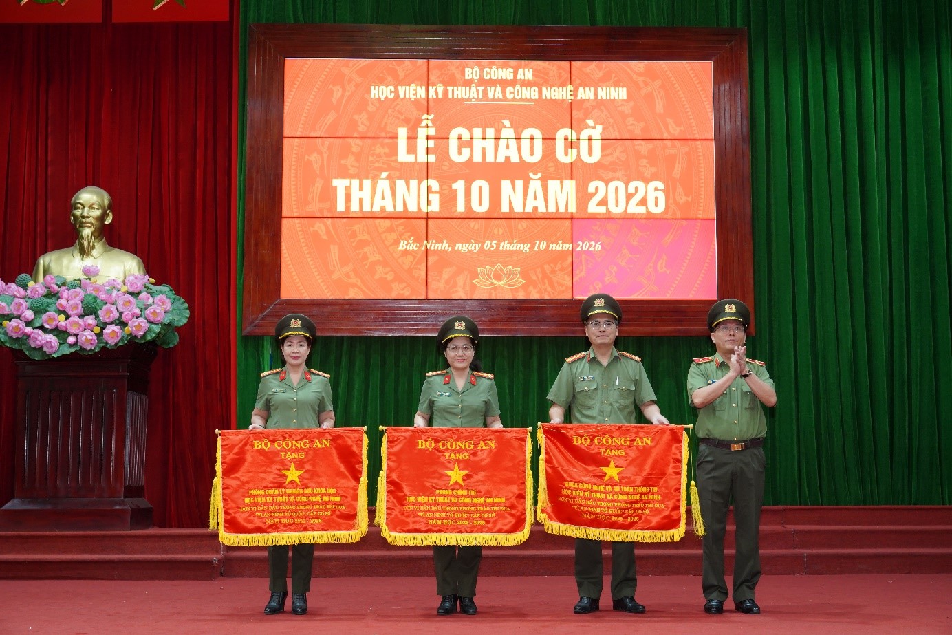03 đơn vị thuộc Học viện Kỹ thuật và Công nghệ an ninh được tặng cờ thi đua của Bộ Công an 